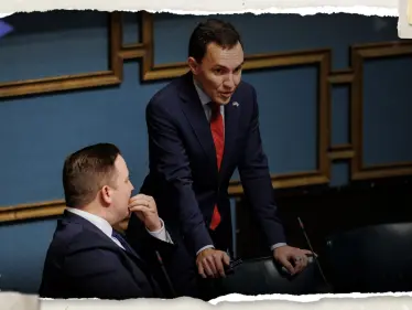 مسؤول أوروبي يصف العرب بـ"القرود" ويهاجم المسلمات ويخصّ دولة - وكالة ستيب نيوز