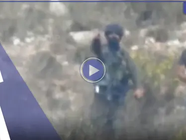 بالفيديو|| جندي إسرائيلي يلقن مستوطنين كيفية استعمال سلاح ضد فلسطينيين - وكالة ستيب نيوز