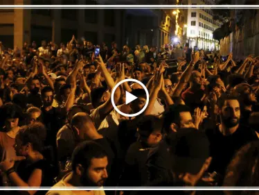 فيديو.. آلاف المتظاهرين اللبنانيين يهتفون "يا إدلب طرابلس معاكي للموت" - وكالة ستيب نيوز