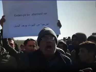 بالفيديو || أهالي بلدة بريف حلب يطالبون القوات التركية بإخلاء منازلهم بعد عام على تمركزهم بها - وكالة ستيب نيوز