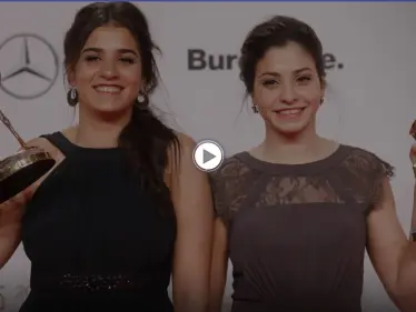 بالفيديو|| سباحة سورية قد تواجه السجن المؤبد في اليونان بعد إنقاذ اللاجئين من الغرق - وكالة ستيب نيوز