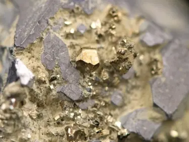 وزير تركي يعلن عن اكتشاف منجم ذهب ومعادن ثمينة بقيمة تزيد عن 4 مليون دولار بهذه المنطقة - وكالة ستيب نيوز