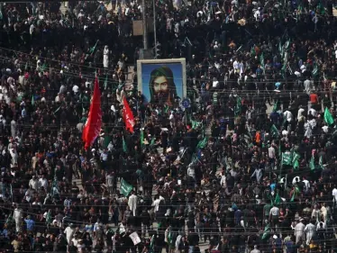 بالفيديو||إيرانيون يحاولون اقتحام معبر حدودي مع العراق.. الحشد الشعبي يؤمن لهم الطريق والحكومة تتحرك - وكالة ستيب نيوز