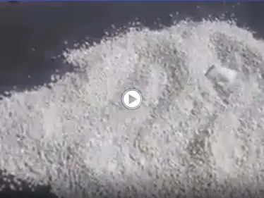 بالفيديو|| ملايين الحبوب المخدرة ملقاة بجانب أوتوستراد حمص دمشق.. والإعلام السوري يوضح - وكالة ستيب نيوز