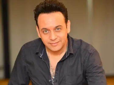 حادث سير يدخل فنان مصري شهير للمستشفى - وكالة ستيب نيوز