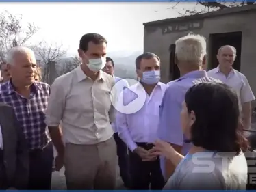 شاهد|| بعد اتهامه وإيران بالوقوف خلفها.. بشار الأسد يزور مواليه من ضحايا حرائق الساحل السوري - وكالة ستيب نيوز