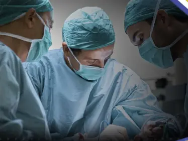 بإنجاز طبي.. جراحون أمريكيون يقومون بأول عملية زراعة عين كاملة في العالم - وكالة ستيب نيوز