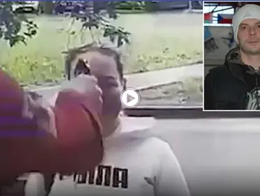 بالفيديو|| لحظة مرعبة رجل يطلق النار على رأس صديقته عن طريق الخطأ في روسيا - وكالة ستيب نيوز