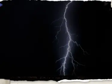 صاعقة تضرب منشأة للغاز الحيوي في المملكة المتحدة وتخلف انفجاراً هائلاً (فيديو) - وكالة ستيب نيوز