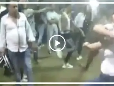 شاهد بالفيديو|| فتاة ترّقص بـ"الأسلحة البيضاء" بطريقة مرعبة في حفل زفاف - وكالة ستيب نيوز