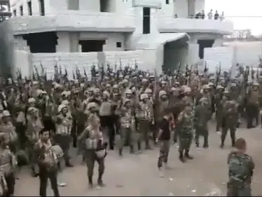 بالفيديو|| "أرواحنا فدا الأسد".. تحشدات لقوات النظام السوري حول درعا ومطالب جديدة للجنتها المركزية تضعها أمام خيارين - وكالة ستيب نيوز