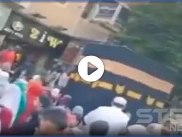 بالفيديو|| مصريون يثيرون الجدل على مواقع التواصل.. بطوافهم حول مجسم الكعبة - وكالة ستيب نيوز