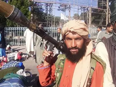 أفغانستان.. طالبان تتجه إلى القصر الرئاسي وأشرف غني يتعهد بتسليم السلطة (فيديو) - وكالة ستيب نيوز