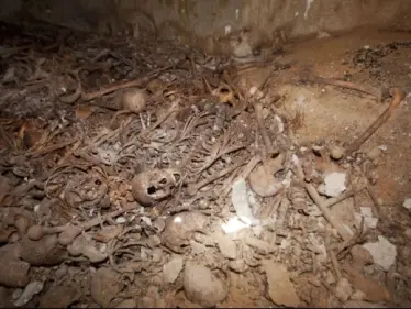 ميليشيا الفرقة التاسعة تعثر على مقبرة جماعية قرب اللواء 34 بدرعا، فلمن تعود الجثث!! - وكالة ستيب نيوز