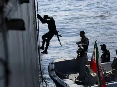 الحرس الثوري الإيراني يستولي على سفينة أجنبية في الخليج تحمل نفطاً - وكالة ستيب نيوز