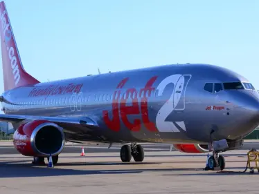 طائرة رُكّاب تُغير مسارها وتهبط اضطراريًا في انجلترا، بسبب الشاي والقهوة!! - وكالة ستيب نيوز