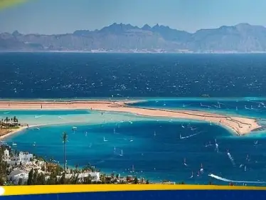 دوي انفجارات في سماء مدينة دهب المصرية وإسقاط جسم طائر (فيديو) - وكالة ستيب نيوز