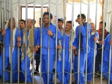 بالفيديو|| الحوثيون يعدمون 9 يمنيين بطريقة غريبة ويبثون المشاهد وسط صنعاء - وكالة ستيب نيوز