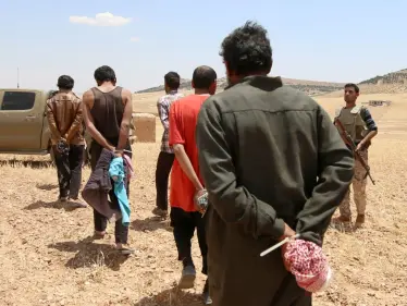 مساومة علنيّة من "قسد" لحلفائها.. ومسؤول كردي يكشف عن أعداد أسرى "داعش" - وكالة ستيب نيوز