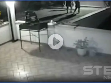 بالفيديو|| كاميرا مراقبة تكشف جريمة اغتصاب جماعي لفتاتين مخمورتين.. والسلطات تتحرك - وكالة ستيب نيوز