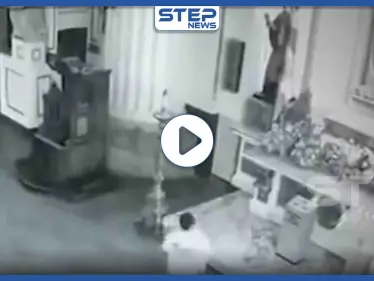 بالفيديو || مكسيكي يرجم صورة السيدة مريم العذراء بأحد الكنائس لهذا السبب - وكالة ستيب نيوز