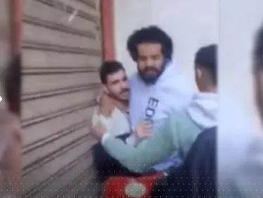 بالفيديو|| حادثة طعن شاب لخطيبته السابقة قرب جامعة المنصورة أمام العلن تثير ضجة بمصر - وكالة ستيب نيوز