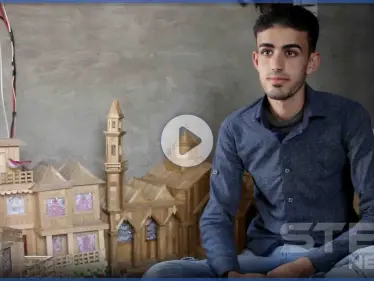 "محمد الريا" شاب لم يمنعه النزوح من الإبداع في صنع المجسمات الخشبية - وكالة ستيب نيوز