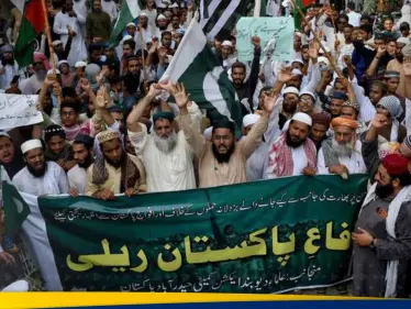 بعد التصعيد غير المسبوق.. دولة عربية تعيد مئات الجنود من باكستان - وكالة ستيب نيوز