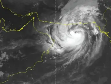 بالفيديو|| سلطنة عُمان تتخذ إجراءات استباقية قبل أن يضرب الإعصار شاهين البلاد - وكالة ستيب نيوز