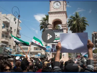 مظاهرات في مدينة ادلب للمطالبة برحيل هيئة تحرير الشام وزعيمها وتنديداً بفتح المعابر مع قوات النظام - وكالة ستيب نيوز