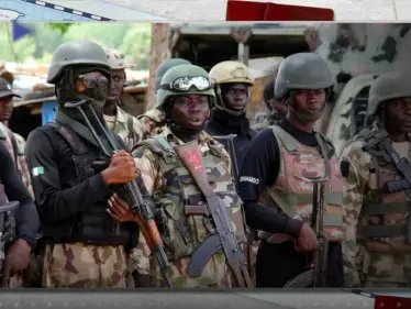 جيش النيجر يعلن ولاءه لقادة الانقلاب بعد الإطاحة بالرئيس - وكالة ستيب نيوز