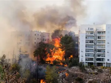 بالفيديو|| اندلاع حريق هائل في مستوطنة كريات شمونة شمال إسرائيل والسلطات تخلي السكان على الفور - وكالة ستيب نيوز