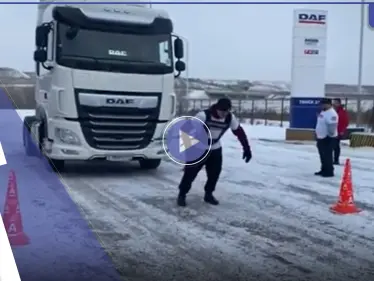 بالفيديو|| روسي يسحب شاحنة تزن 8 أطنان مربوطة إلى عضلات صدره ويسير فوق أرض متجمدة ليحطم الرقم القياسي - وكالة ستيب نيوز