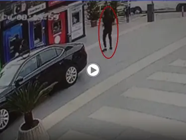 بالفيديو|| كاميرات المراقبة تلتقط لحظة تعرض رئيس بلدية تركي لهجوم مسلح - وكالة ستيب نيوز