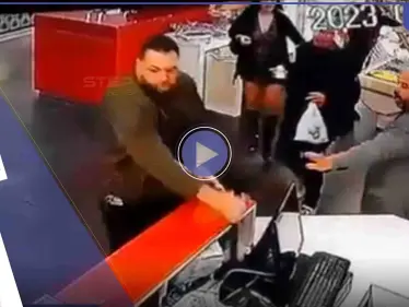 بالفيديو|| مشادة كلامية بين عنصر أمن لبناني وأحد الأشخاص داخل متجر تنتهي بإطلاق نار - وكالة ستيب نيوز