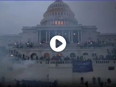 بالفيديو|| استنفار أمني بواشنطن وتصاعد الدخان خلف الكابيتول.. وترامب بصدد إصدار قرارٍ هام عشية تنصيب بايدن - وكالة ستيب نيوز