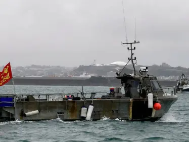 أزمة الصيد.. بريطانيا تُمهل فرنسا 48 ساعة وماكرون يهدد بـ "إجراءات انتقامية" - وكالة ستيب نيوز