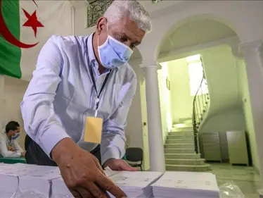 إغلاق صناديق الاقتراع في الانتخابات النيابية الجزائرية الأولى بعد عزل "بوتفليقة".. ونسبة المصوتين غير متوقعة - وكالة ستيب نيوز