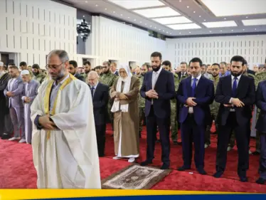 شاهد|| الرئيس السوري يؤدي صلاة عيد الأضحى المبارك في مصلى قصر الشعب بدمشق - وكالة ستيب نيوز