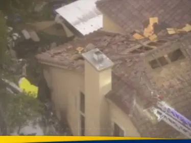 شاهد|| تحطم طائرة في حي سكني بكاليفورنيا يخلف قتيليين وأضرار بالمنازل - وكالة ستيب نيوز