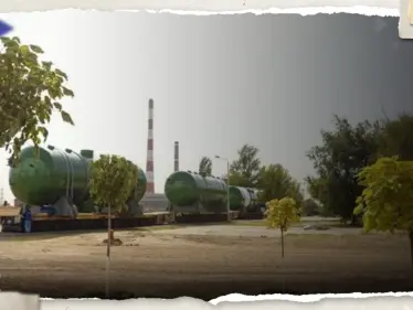 بالفيديو|| مفاعل بوزن 1500 طن عالق على طريق في ليتوانيا بعد رحلة خطرة لنقله - وكالة ستيب نيوز