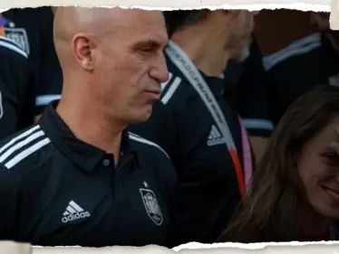 "قبلة المونديال" تُطيح بمدرب منتخب إسبانيا للسيدات.. والاتحاد يعين امرأة خلفاً له - وكالة ستيب نيوز