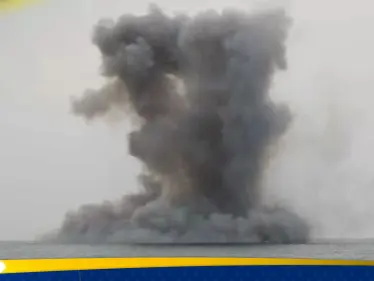 انفجار قارب حوثي على بعد أميال من أسطول أمريكي بالبحر الأحمر - وكالة ستيب نيوز