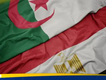 قوات جزائرية في مصر.. فنان يشعل الجدل بتصريحاته ويرد على منتقديه - وكالة ستيب نيوز