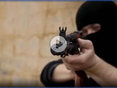 بالفيديو|| كاميرا مراقبة توثق عملية اغتيال في درعا طالت مجموعة محلية تابعة لفرع الأمن العسكري - وكالة ستيب نيوز