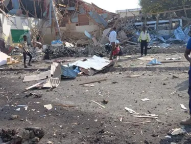 قتلى وجرحى بتفجير مفخخة بعاصمة عربية بينهم ضباط من قوات أجنبية - وكالة ستيب نيوز