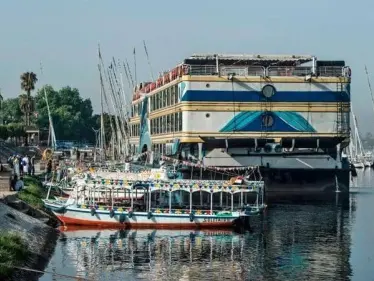 انقلاب عبارة ركاب في نهر النيل بعد تعطل محركاتها ومصادر تكشف حجم الخسائر - وكالة ستيب نيوز