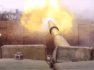 بالفيديو|| معركة دبابات روسية أوكرانية من قمرة القيادة.. وزيلينسكي يصف معارك دونيتسك بـ"الجحيم" - وكالة ستيب نيوز