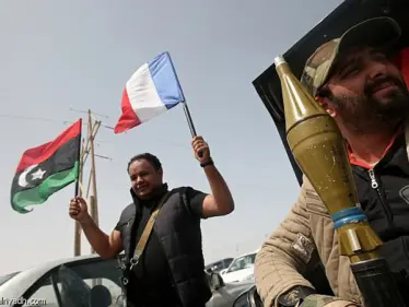 خلال مؤتمرٍ صحفي.. الدبيبة وماكرون يتفقان على تفعيل اللجنة الليبية-الفرنسية المتوقفة منذ 19 عاماً والأخير يدعو لبناء جيشٍ قوي - وكالة ستيب نيوز