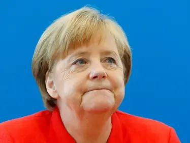 أنجيلا ميركل تصل بريطانيا في رحلة وداع وجونسون يكرمها بجائزة غير مسبوقة - وكالة ستيب نيوز